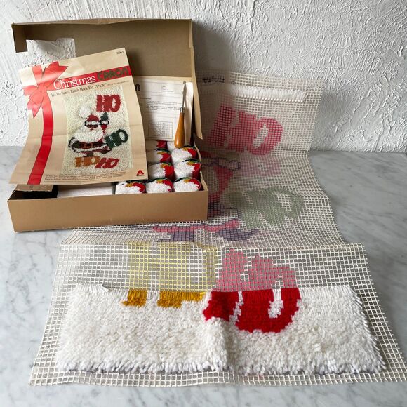 Ho Ho Santa Vintage Christmas Latch Hook Kit Caron Open-Complete With Latch Hook - Picture 2 of 7